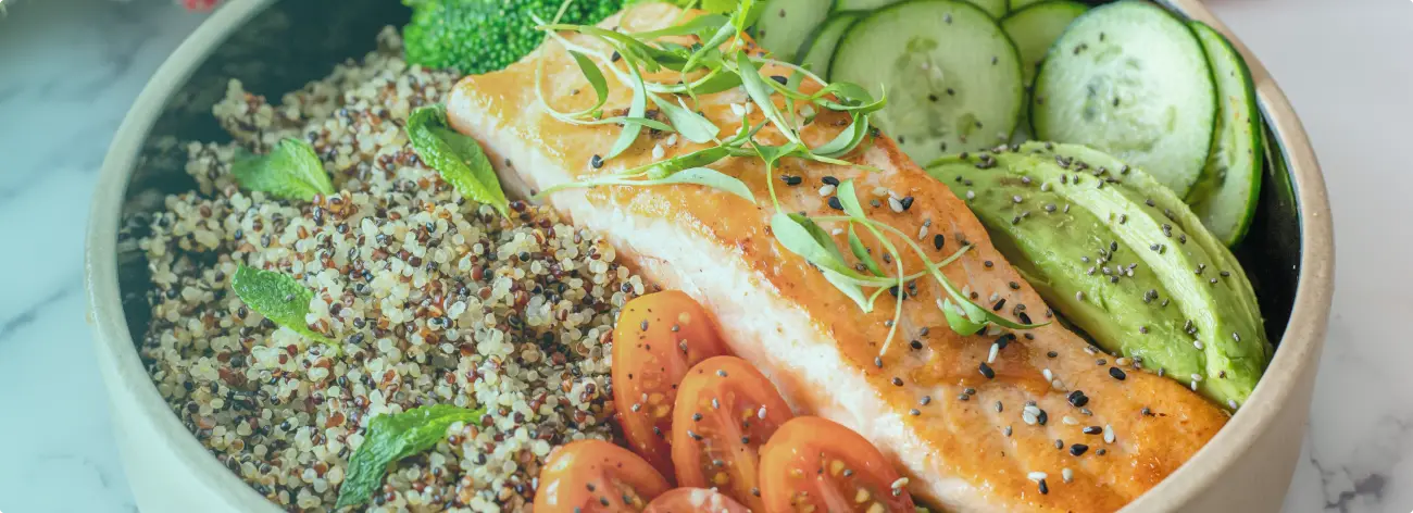 salmón con quinoa